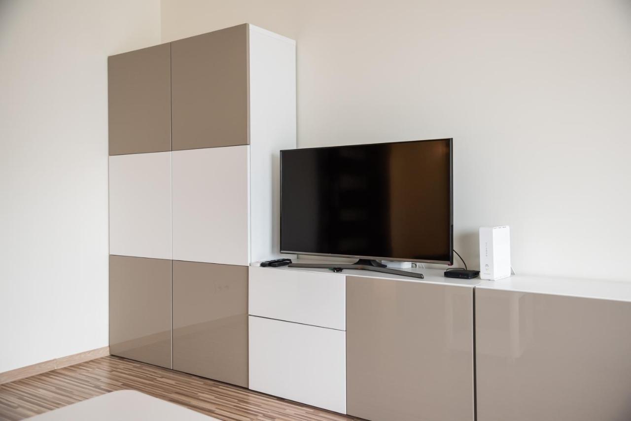 Metro Kondratowicza Spacious Apartment Warsaw Luaran gambar