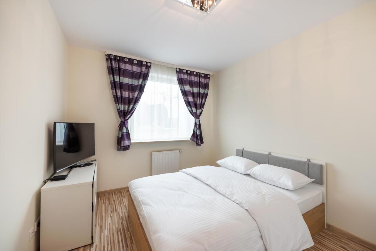 Metro Kondratowicza Spacious Apartment Warsaw Luaran gambar