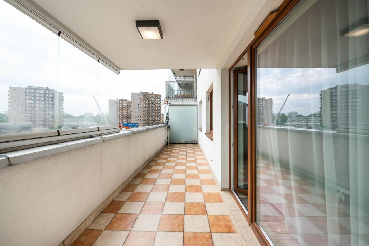 Metro Kondratowicza Spacious Apartment Warsaw Luaran gambar